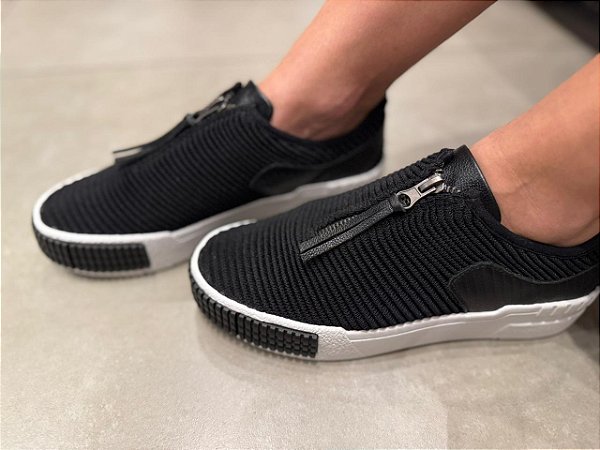 Tênis Tricô com Fecho Preto