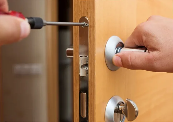 Substituir Fechadura Porta ou Janela (Comum/Unidade)