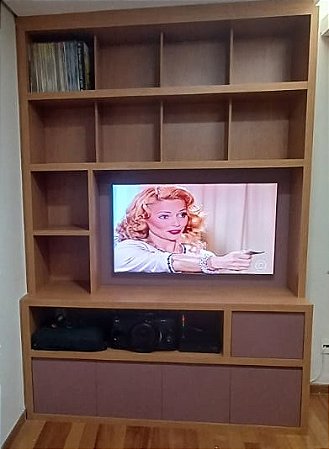 Estante rack em mdf modulada sala