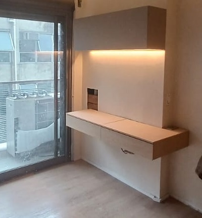 Bancada rack home office ou estudo com gavetas para sala em mdf