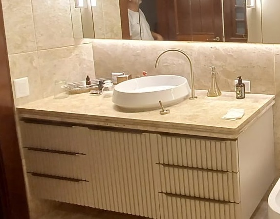 Armário Planejado para Banheiro – Funcionalidade e Estilo Sob Medida!