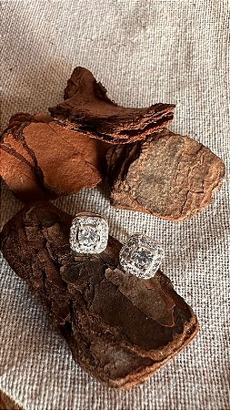 Brinco quadrado zircônia