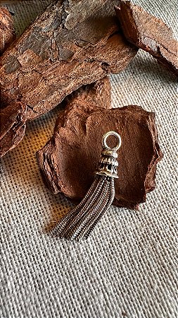 Pingente Tassel