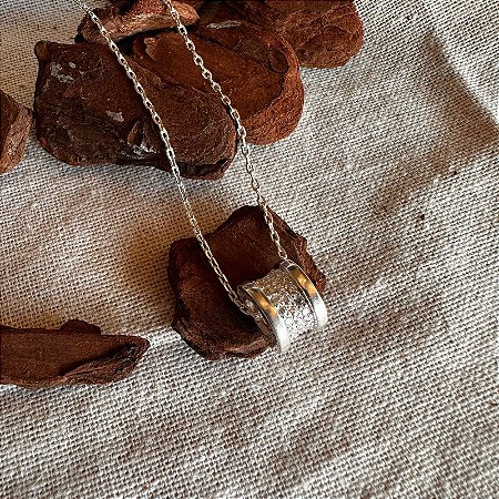 Colar detalhes em Zircônia