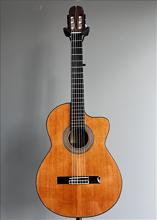 Violão Clássico Nylon  com cutaway, Luthier Barros (2003)