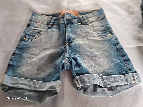 Short jeans