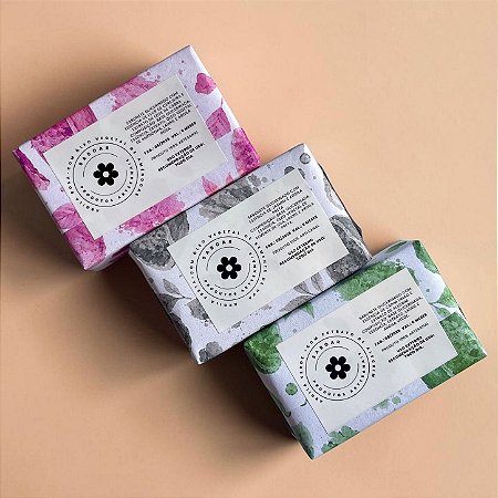 Kit com 3 sabonetes - Argila Rosa, Preta e Verde