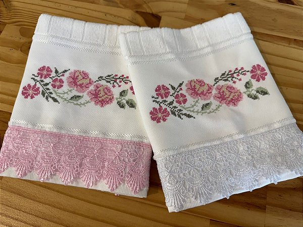 Kit 2 Toalha de Lavabo Bordada Flor Ponto Cruz com Renda Guipir