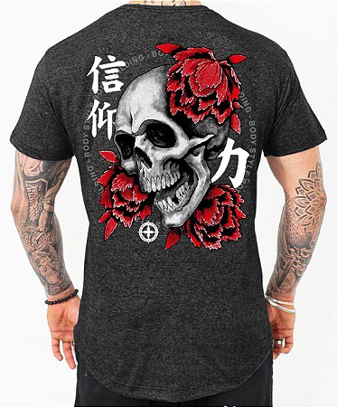 CAMISETA SKULL RED ROSES - CHUMBO