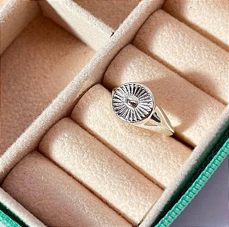 Anel redondo detalhado regulável