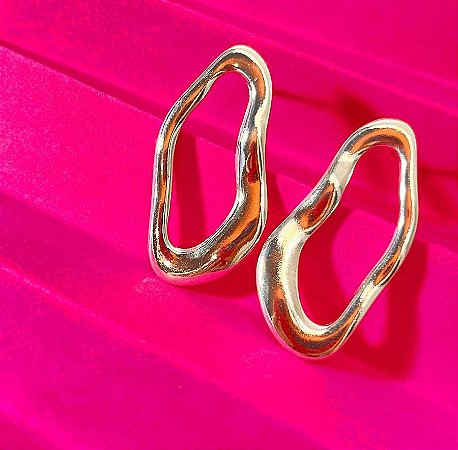 Brinco orgânico curvado