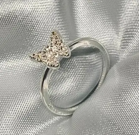 Anel borboletinha cravejada banhada a prata