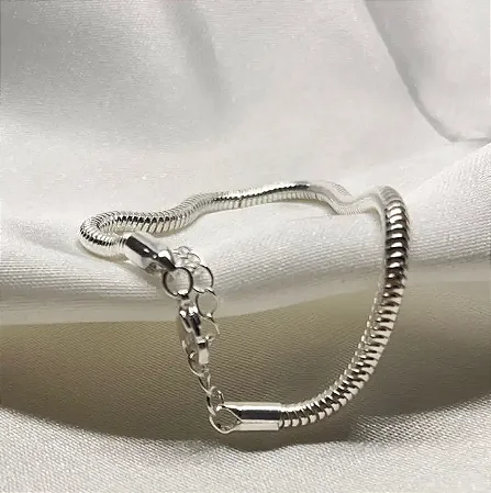 Pulseira para berloque fecho tradicional banhada a prata