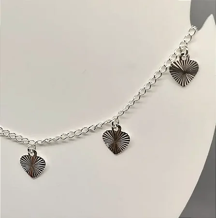 Choker pingentes corações diamantados