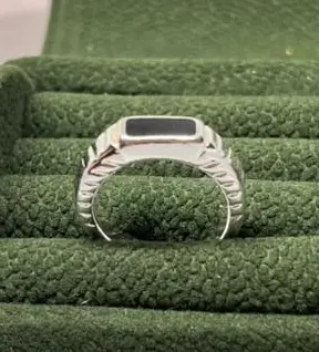 Anel regulavel retângulo preto M (18 ao 21) banhado a prata