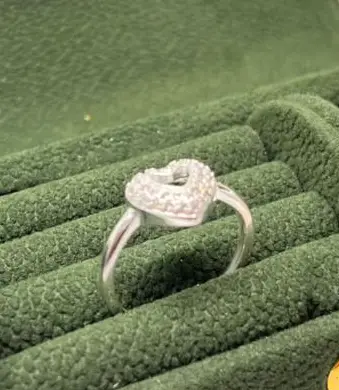 Anel coração vazado luxo 20/21