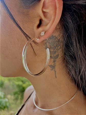 Argola grande grossa meia lua