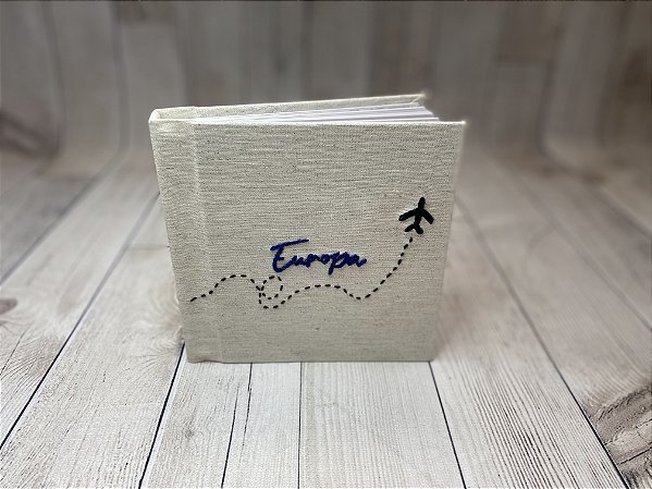 Capa em linho com bordado Viagem