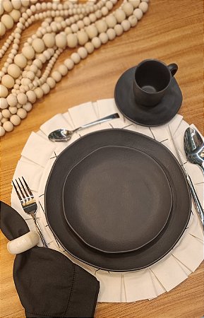 Prato de Sobremesa Orgânico Preto Matte Ø 19,5 cm