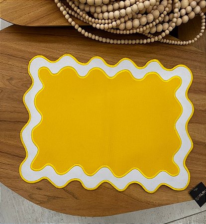 Americano Divertidamente Amarelo