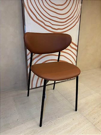 Cadeira Agatha PU Marrom