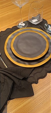 Prato Sobremesa Preto c/ Filete Amassada