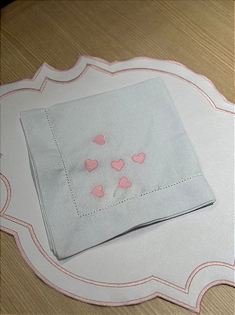 Guardanapo Bordado Coração Rosa