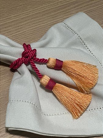 Porta Guardanapo Nó 2 Tesseis - Rosa c/ Amarelo