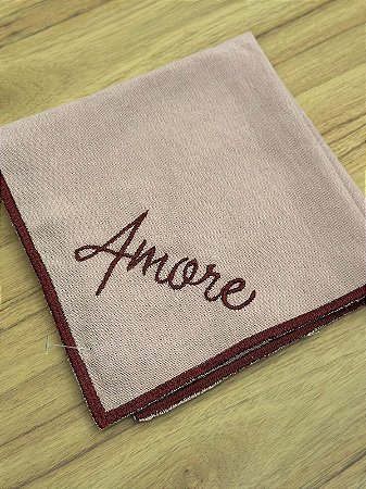 Guardanapo Bordado Amore Vinho