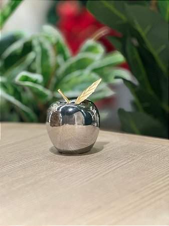 Escultura Maça c/ Folha