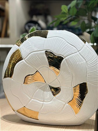 Vaso cerâmica (branco e dourado)