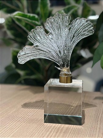 Escultura em cristal e acrílico