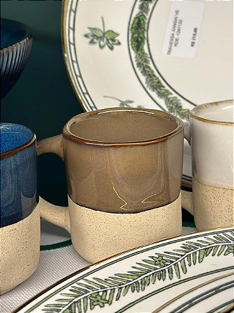 Xícara cerâmica marrom