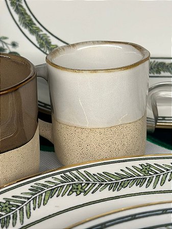 Xícara cerâmica branca