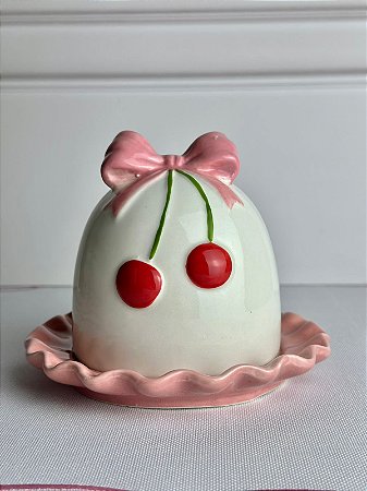 Pote decorativo com tampa rosa e branco