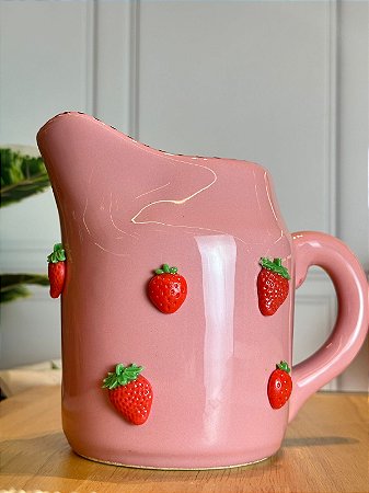 Leiteira artesanal rosa com morango