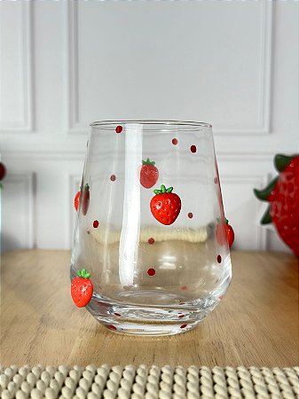 Copo artesanal vidro com morango