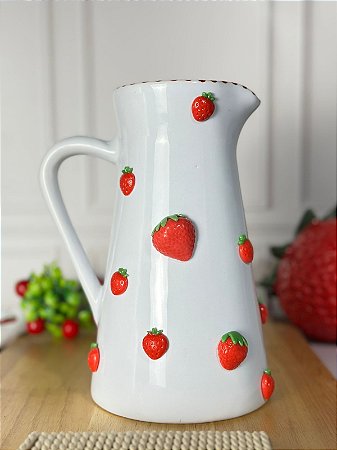 Jarra artesanal branca com morango