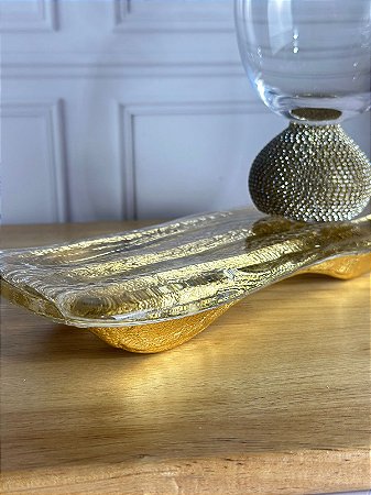 Bandeja decor de vidro detalhe dourado