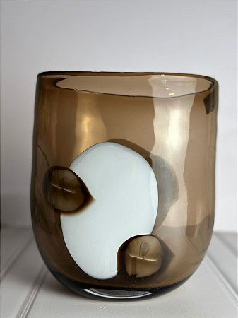 Vaso decorativo marrom e branco