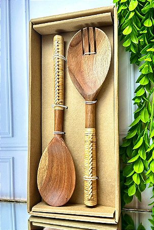 Talheres de salada madeira- 2 peças