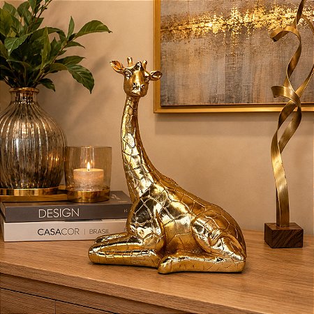 Escultura girafa em polirresina