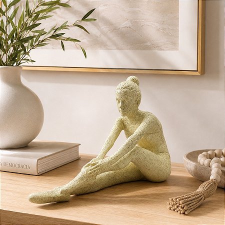 Escultura bailarina em polirresina