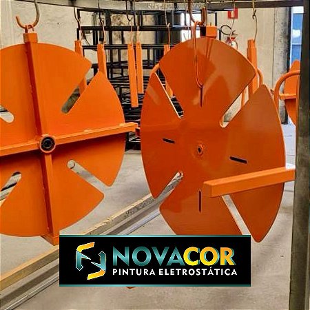 Pintura eletrostática em mesa giratória industrial de aço carbono cor laranja