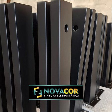 Pintura eletrostática em Torre de aço inox na cor preto fosco