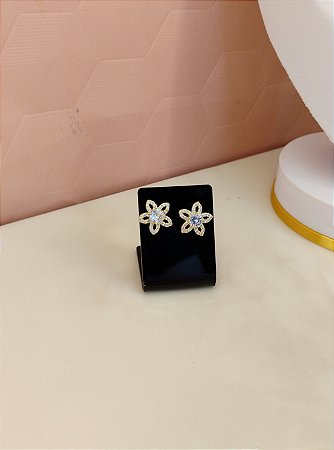 Brinco Flor cravejado em zircônia