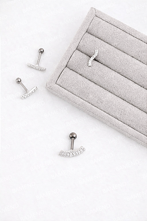 Piercing haste curva cravejada 10mm orelha esquerda - Haste em aço cirurgico e detalhe em prata