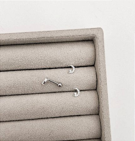 Piercing haste lua cravejada com estrela 5mm orelha esquerda PI686 - Haste em aço cirurgico e detalhe em prata
