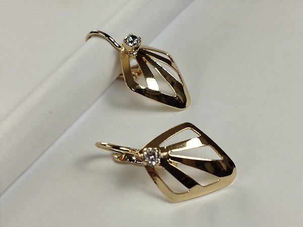 Brinco  Desing Vazado Dourado Essencial