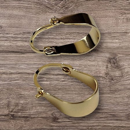 Brinco Argola Fecho Click Dourado Minimalista